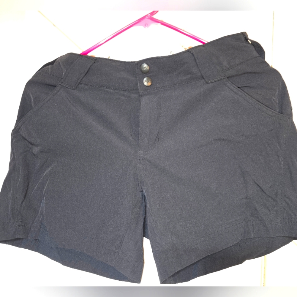 Columbia PFG Women's Black Shorts LIKE NEW Size4 5"L